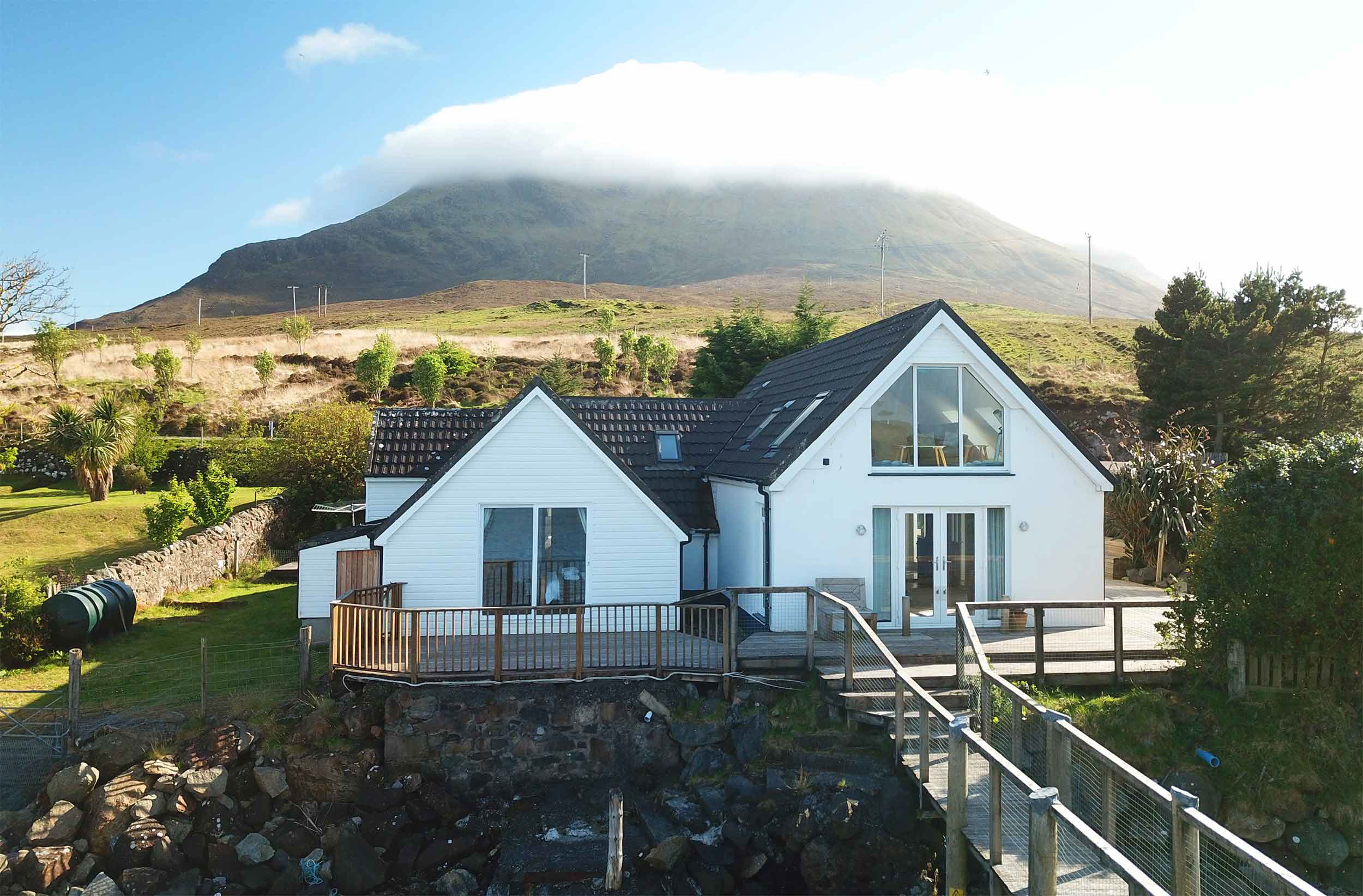 The Boathouse is a spacious luxury accommodation with comfortable rooms a kitchen and modern living room